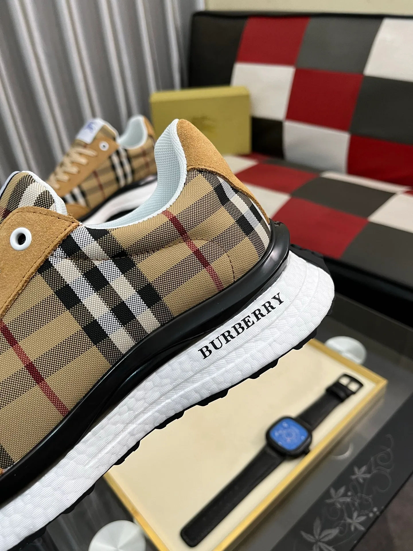 Men's shoes 💰438⌚️⌚️[BURBERRY] Burberry's authentic original high-end casual shoes🇨🇳Exquisite craftsmanship, this fabric is made of high mercerized fabric💯top layer🐷leather lining, suitable for drivers to drive🌴Original wear-resistant rubber outsole, versatile style, worth owning🍓Sizes 38-442️⃣Colors available